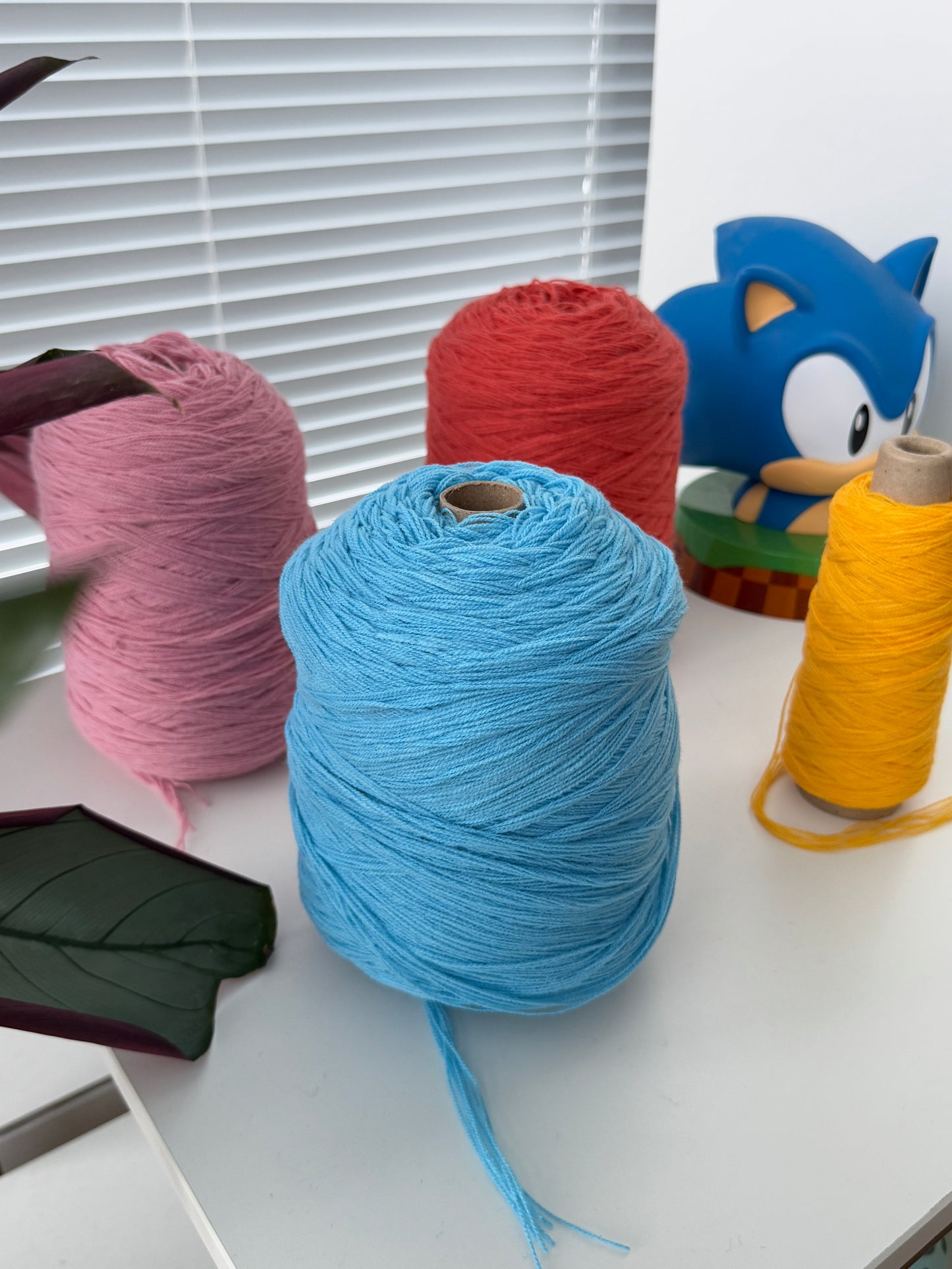 Acrylic yarn