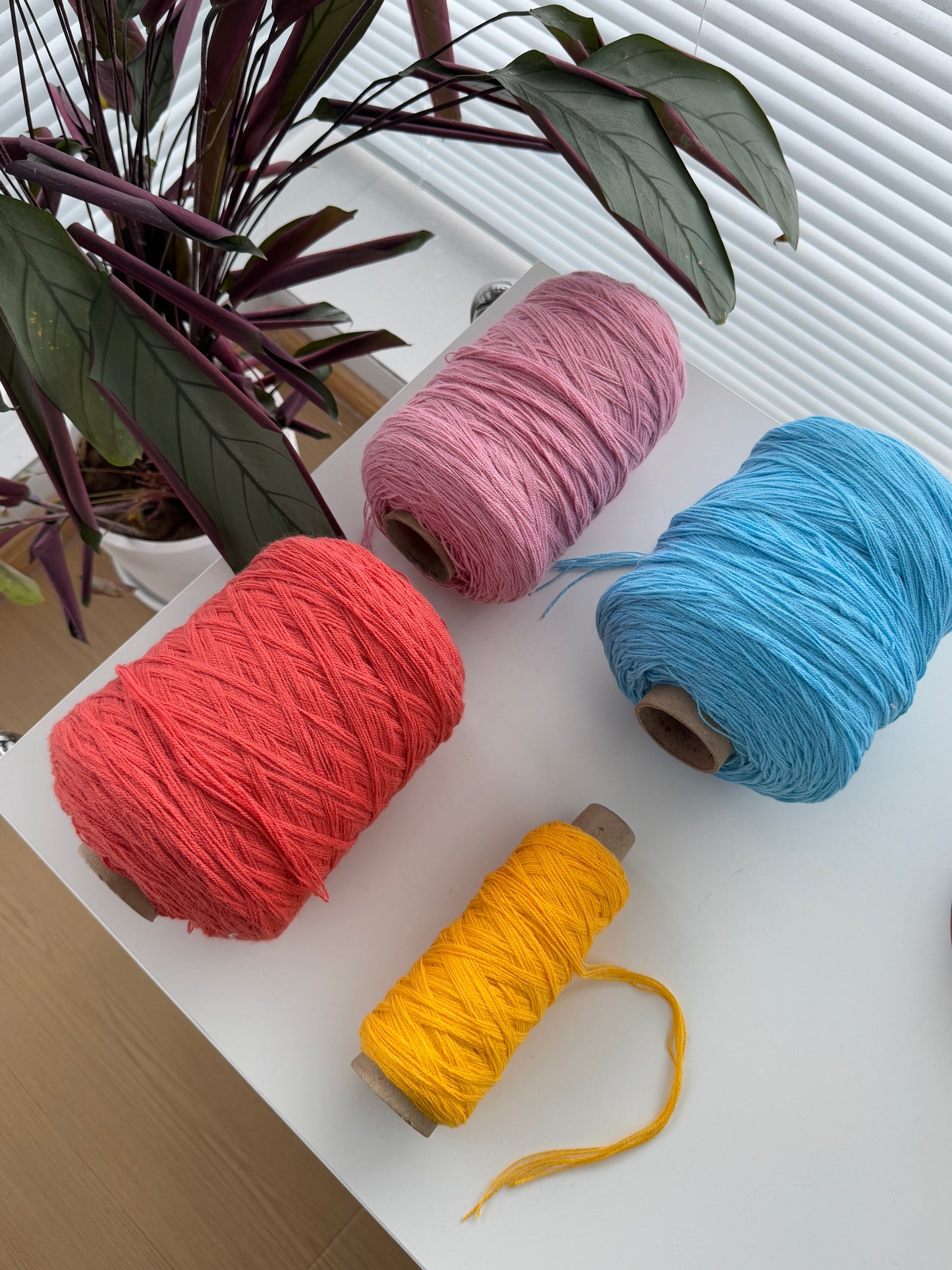 Acrylic yarn