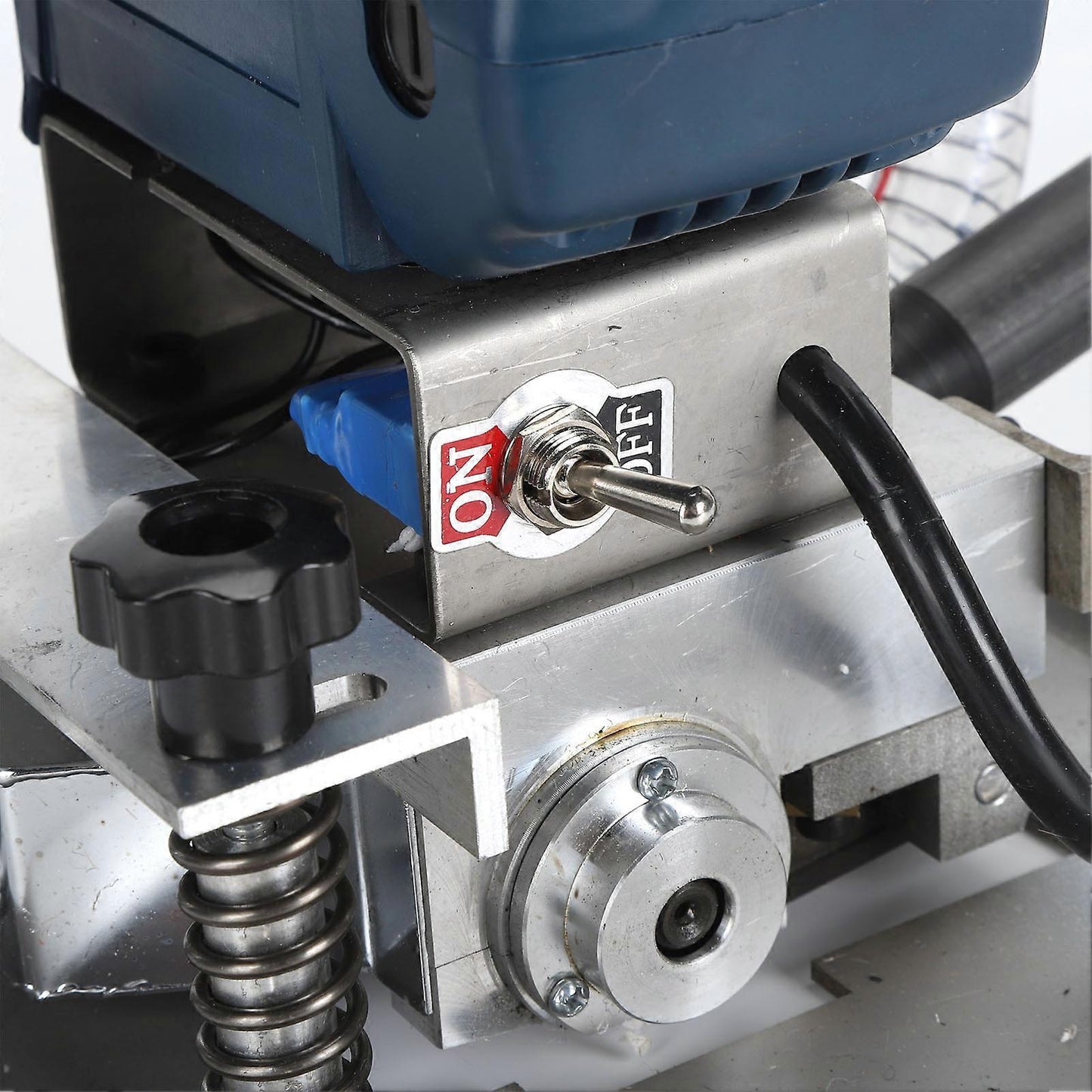 Flat shearing machine for rugs